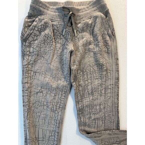 Lululemon Warm Down Jogger 6 Ankle Active SweatPants Beige Lounge Pant - Picture 3 of 9